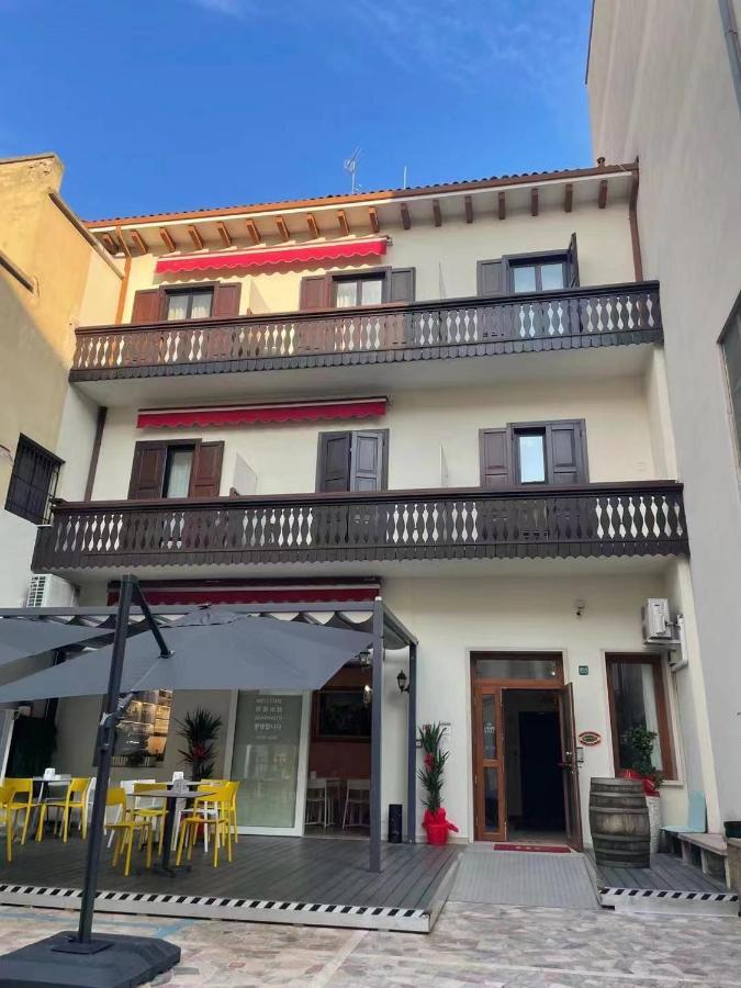 Hotel Cortina Mestre Exteriör bild